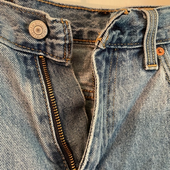 Levi’s Light Wash Men’s Shorts - Picture 3 of 4